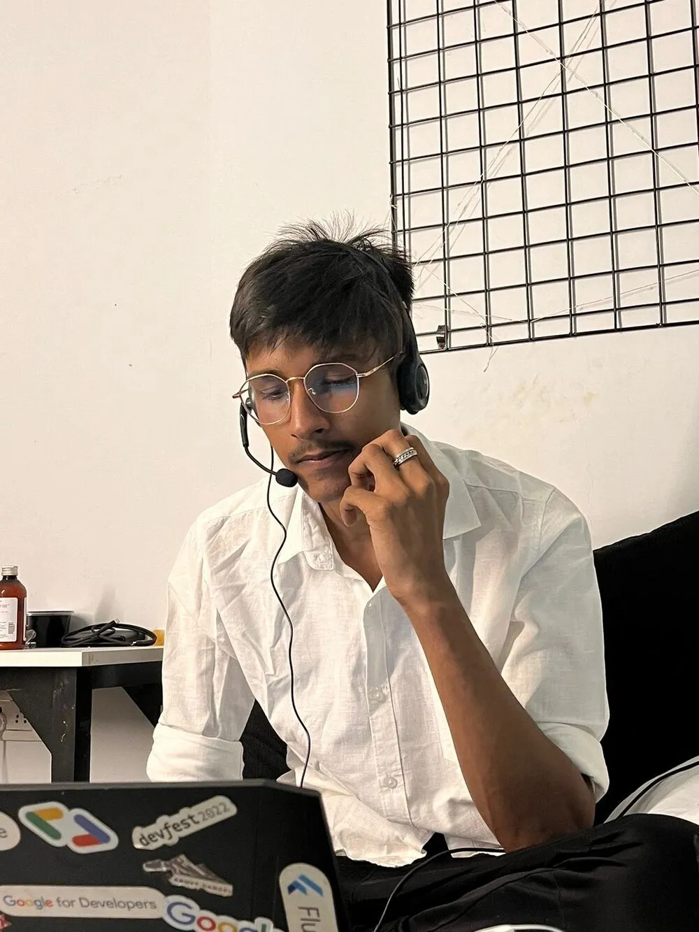 Aryan Lohia teaching a live one-on-one AI session online